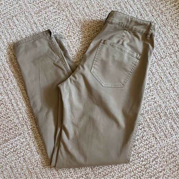 Garnet Hill Organic Cotton Chino Utility Ankle | Size 2 - Picture 3 of 7